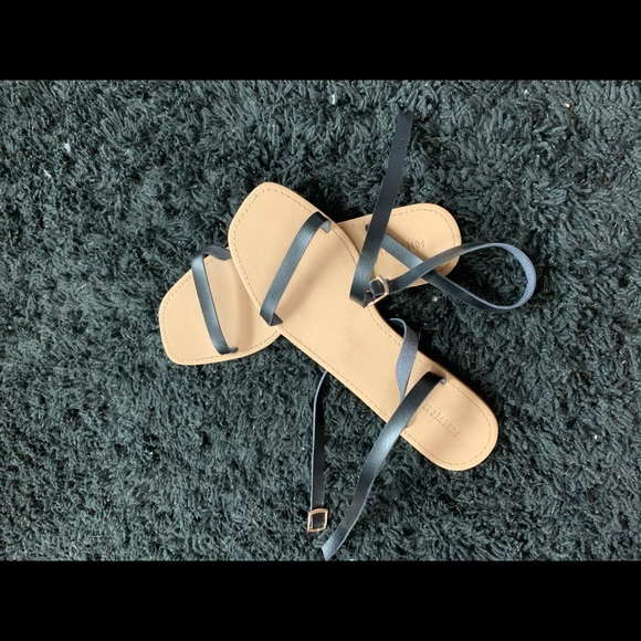 Sandals - Picture 3 of 4